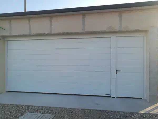 installazione-ingressi-industriali-per-garage-a-reggio-emilia