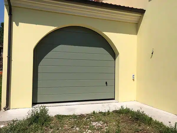 portoni-sezionali-con-installazione-in-garage-reggio-emilia Finestre-resistenti-finnova-bologna
